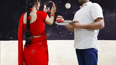 Karva Chauth Özel: Yeni evli Priya, ilk Karva Chauth seksi yaşadı ve açık Hintçe konuşarak gökyüzünün altında oral seks yaptı