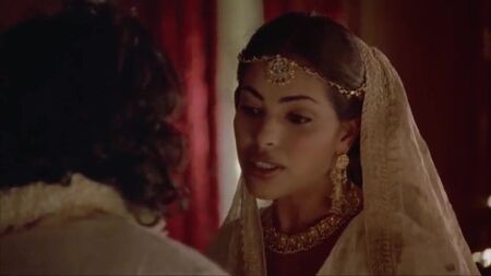 Indira Varma ve Sarita Choudhury bir Kamasutra filminde