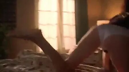 April Bowlby: Unutuluşun Kumları (Booty Shot)