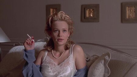 Samantha Mathis - ''Amerikan Psikopatı''