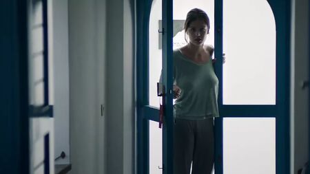 Virginie Efira, Sibyl (2019) filminde çıplak