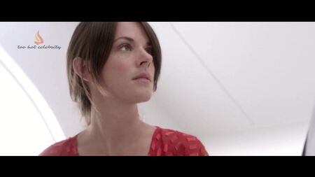Sarah Butler - Moontrap: Hedef Dünya 2017