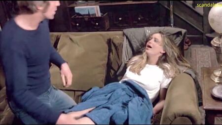 Susan George’un Straw Dogs Filmindeki Çıplak Seks Sahnesi – ScandalPlanet.Com