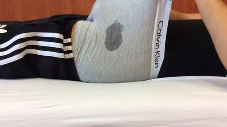 Ben GreGG69SKuLL, Calvin Klein boxerımın içinde yine boşalıyorum
