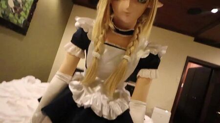 Kigurumi penisle oynuyor