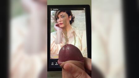 Piyanist Anna Rita'nın iri göğüslerine hepsini boşaltıyorum