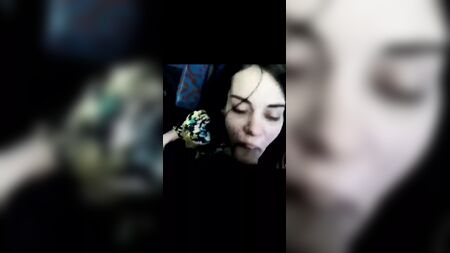 Billie Eilish sakso çekiyor