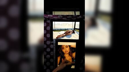 Esmeralda Morichelli'nin Üzerine Boşalma