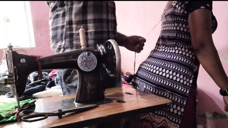 Terzi, bana yepyeni bir sari, sari, sari dik de, seni bir gezintiye çıkarayım