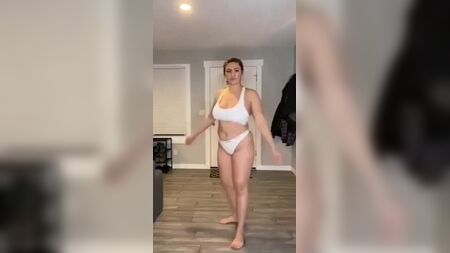 Büyük göğüslü TikTok
