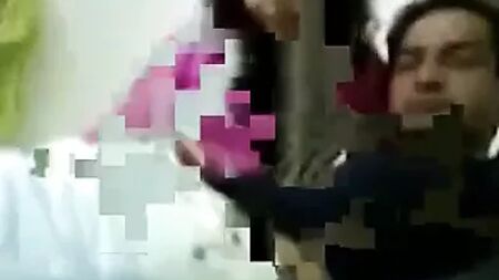 Ünlü Karaçi'li Pakistanlı Teyze'nin Oral Seks Videosu