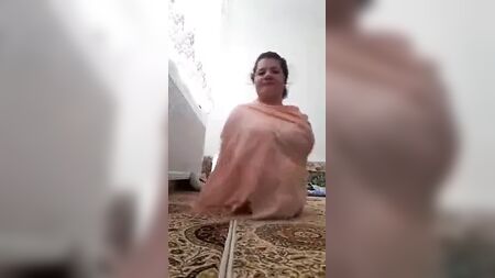 Çıplak, uzuvları olmayan kadın