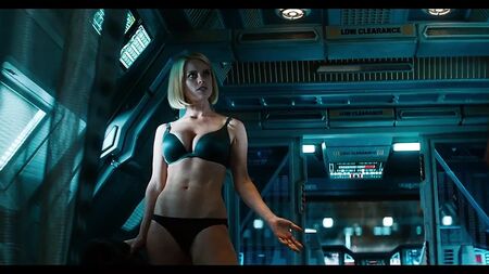 Alice Eve - ''Star Trek: Karanlığa Doğru''