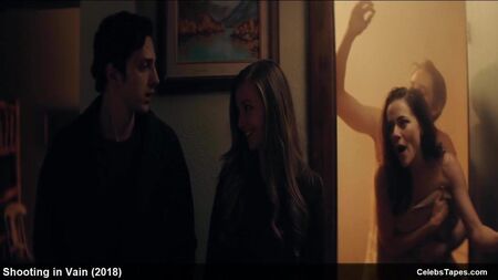 Alexandra Park, Diana Hopper ve Isabel Lucas: seksi ve erotik