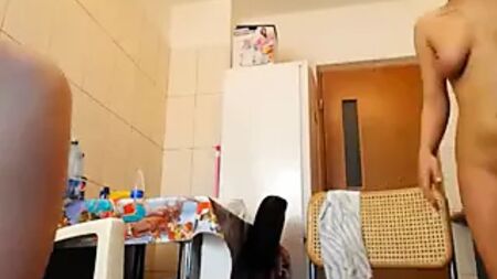 3 Hırvat seks kızı sikişi