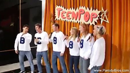 Ödüllü Brady Bunch Parodisi