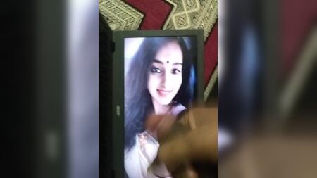 Malavika Menon, Güney Hindistanlı Aktris, Seksi