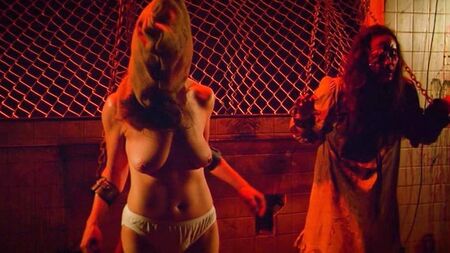 Ellie Church ve Madeline Brumby, ScandalPlanet.Com'da Çıplak