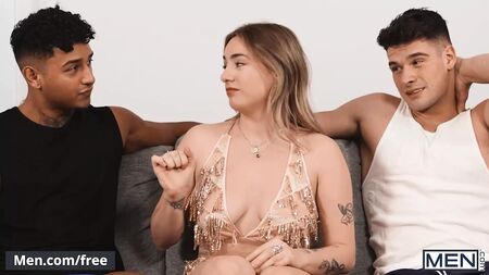 Ashton Summer, Malik Delgaty ve Kenzo Alvarez’i gizlice izliyor – Bu, şimdiye kadar yaşadıkları en ateşli üçlü seks oluyor - Erkekler