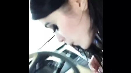WWE Paige'in öpüşme ve boşalma sahneleri derlemesi