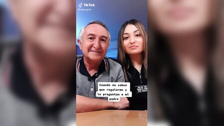 TikTok'ta damadıyla birlikte yaşlı adam