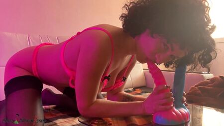 Büyük Göğüslü Güzelin Anal Seks, Dildo ve Yoğun Orgazm - Çift Anal