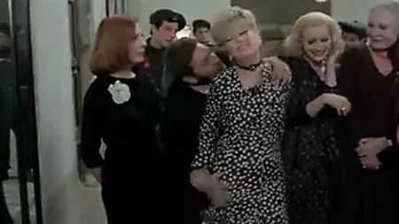 120. Bayan Sodoma 1975