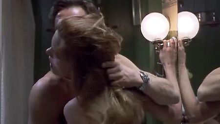 Natasha Henstridge, "Maximum Risk" Filminde Sevişiyor