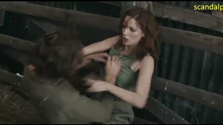 Kelly Reilly, "Puffball" Filminde Sevişiyor
