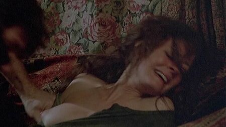 Susan Sarandon, "King of the Gypsies" Filminde Çıplak Göğüsleri ve Meme Uçlarıyla
