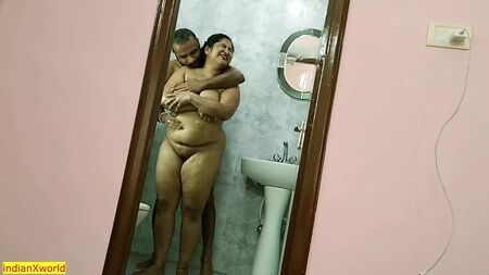 Güzel Bhabhi ile Masum Otel Görevlisinin Ateşli Seks!! Ateşli XXX