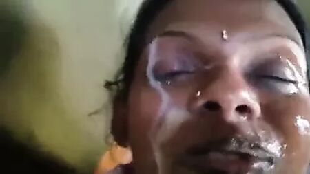 Telugu'lu teyze kocasına oral seks yapıyor