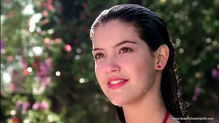 Phoebe Cates Çıplak - Ridgemont Lisesi'nde Çılgın Günler - HD