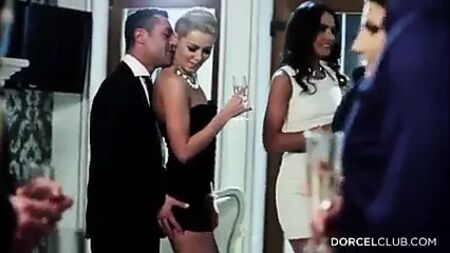 Karısı için ilk grup seks