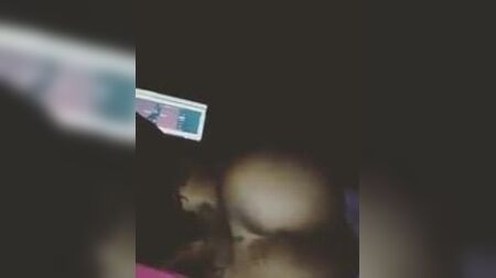 Annem hâlâ striptiz yapıyor