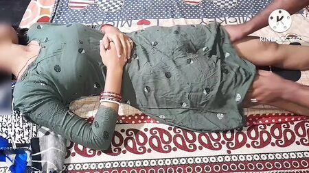 Mahallede Hintli desi bhabhi seks; kayınbiraderle çekilmiş saf Hint seks videosu