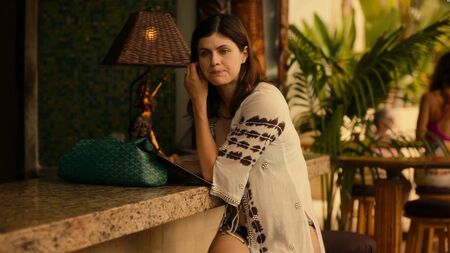 Alexandra Anna Daddario - ''The White Lotus'' 1. sezon 3. bölüm
