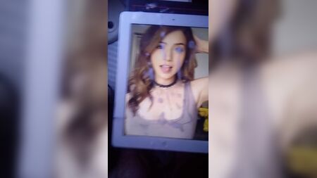 Pokimane'nin inlemeli boşalma gösterisi!