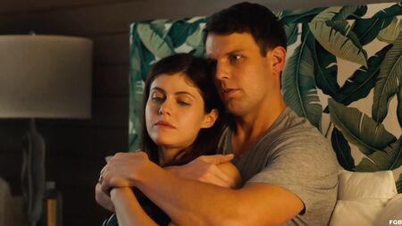 Alexandra Anna Daddario - ''The White Lotus'' 1. Sezon 1. Bölüm