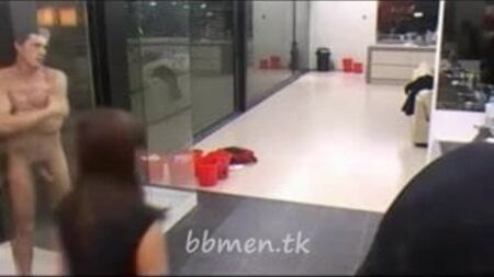Big Brother'daki Erkekler Çıplak