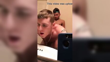 Snapchat'te canlı yayında sikişmek