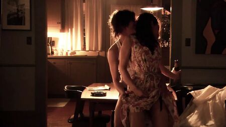 Sarah Shahi - The L Word derlemesi