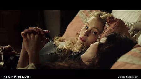 Ünlü Aktris Sarah Gadon ve Malin Buska'nın Çıplak Romantik Filmi