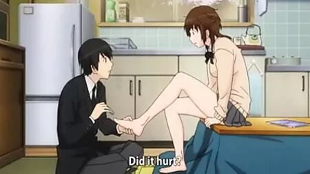 Anime ayak fetişi sahnesi, tırnak kesme