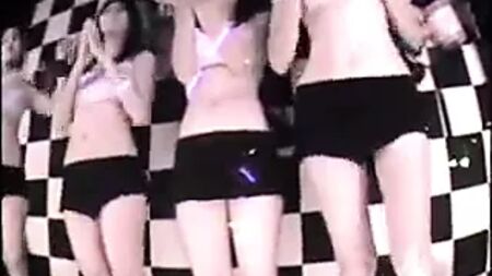 Pattaya'daki masa tenisi kızları