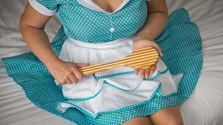 Şaplak İstemek: Bir ABDL Sesli Hikayesi