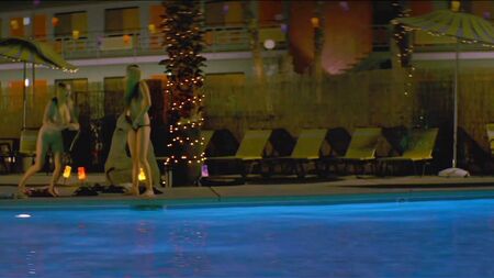 Amanda Seyfried ve Amber Heard - ''Alpha Dog''
