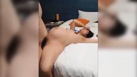 Hamile Çinli kadın sikildü