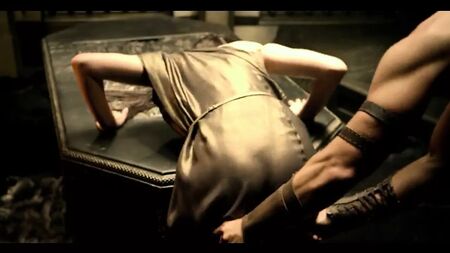 Ünlüler Eva Green ve Lena Headey'in 300 Filmindeki Seks Sahneleri Derlemesi