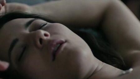 Catherine Brunet, Faux Departs 1. Sezon (2019) 'da Çıplak